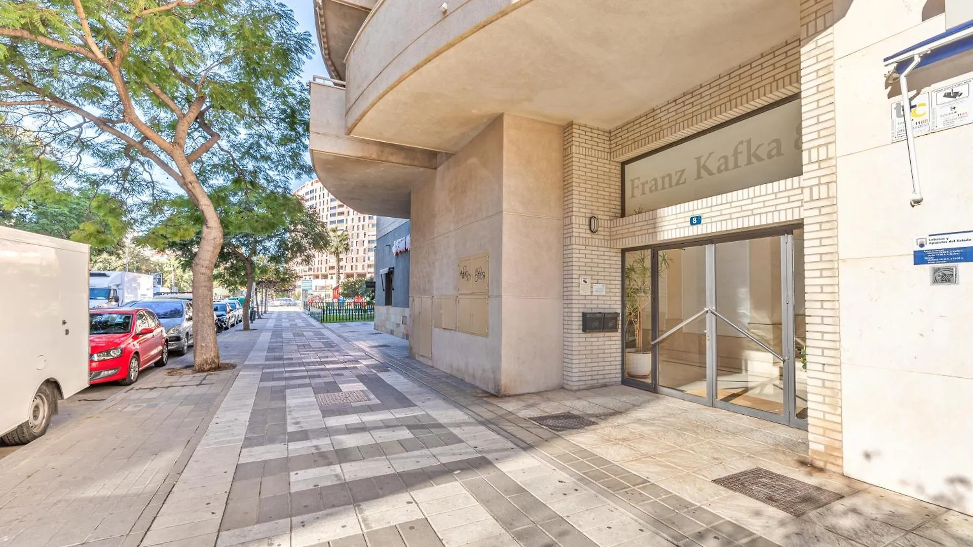 H2M Teatinos Pool & Terrace Apartment Malaga