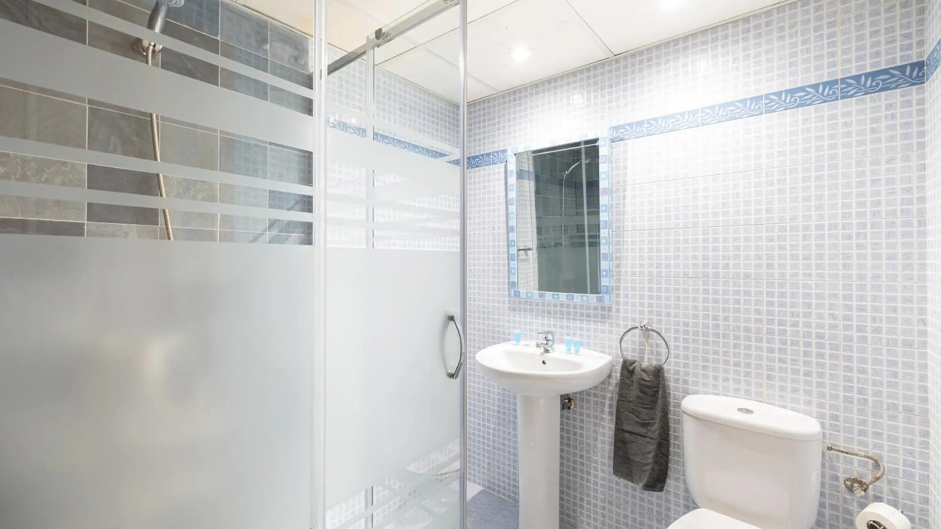 H2M Teatinos Pool & Terrace Apartman Málaga Spanyolország