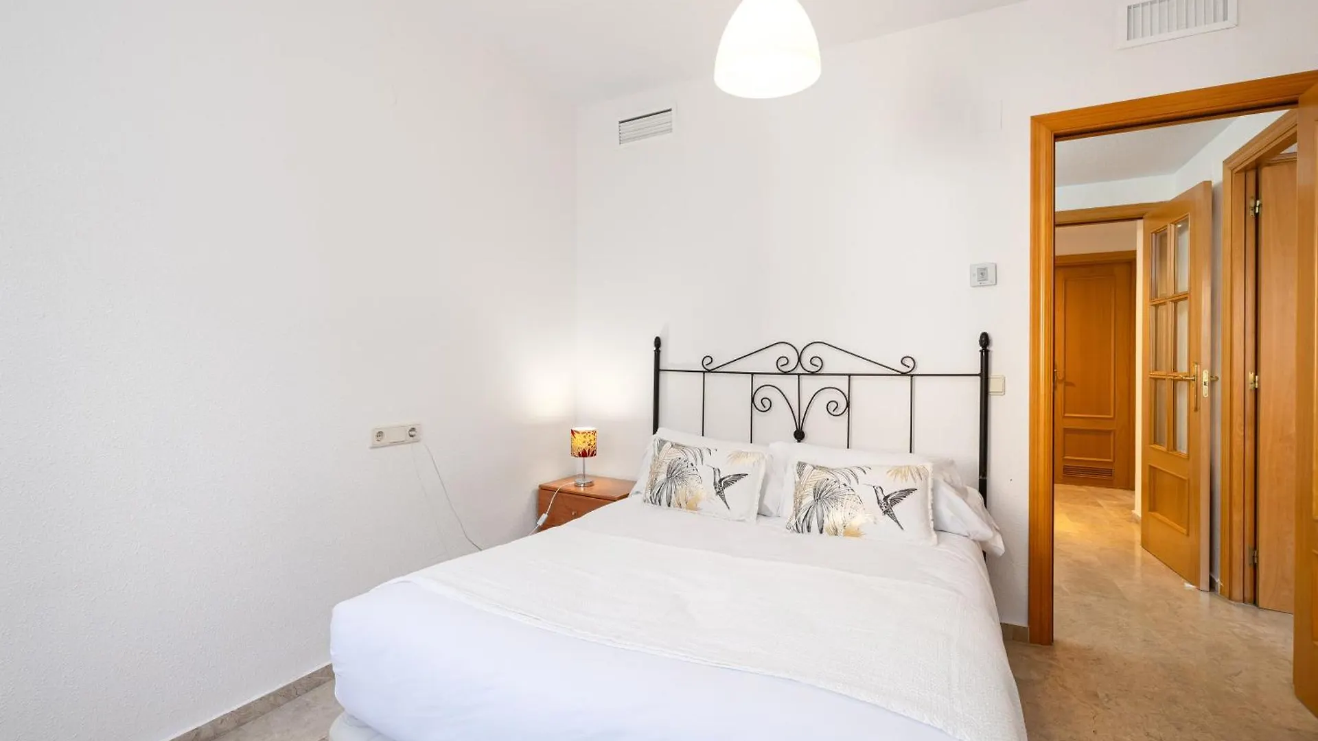 H2M Teatinos Pool & Terrace Apartman Málaga 0*,  Spanyolország
